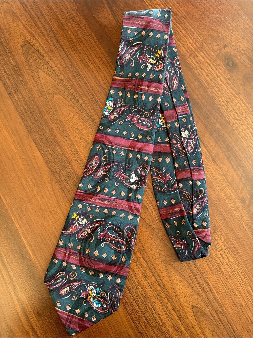 Disney - tie Paisley-Print Top in Dark Green and Burgundy - rare and vintage